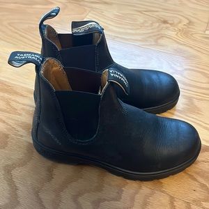 Black 558 Blundstones Size 4 AU